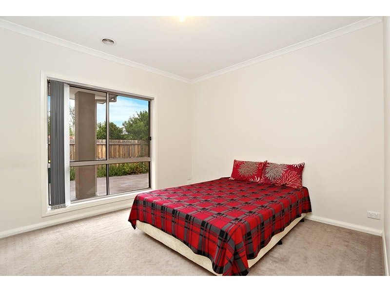2/24 Granville Street, Glenroy VIC 3046