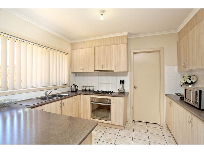 8/32 Papworth Place, Meadow Heights VIC 3048