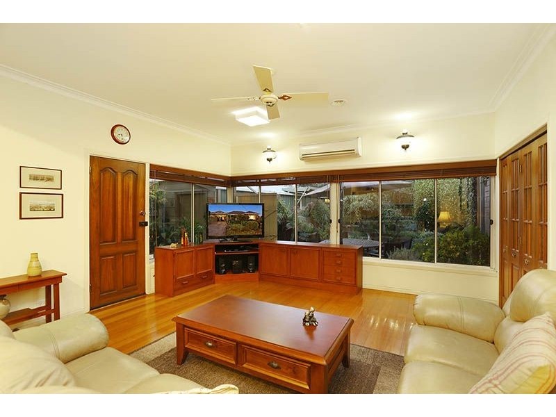 26 Summit Avenue, Oak Park VIC 3046