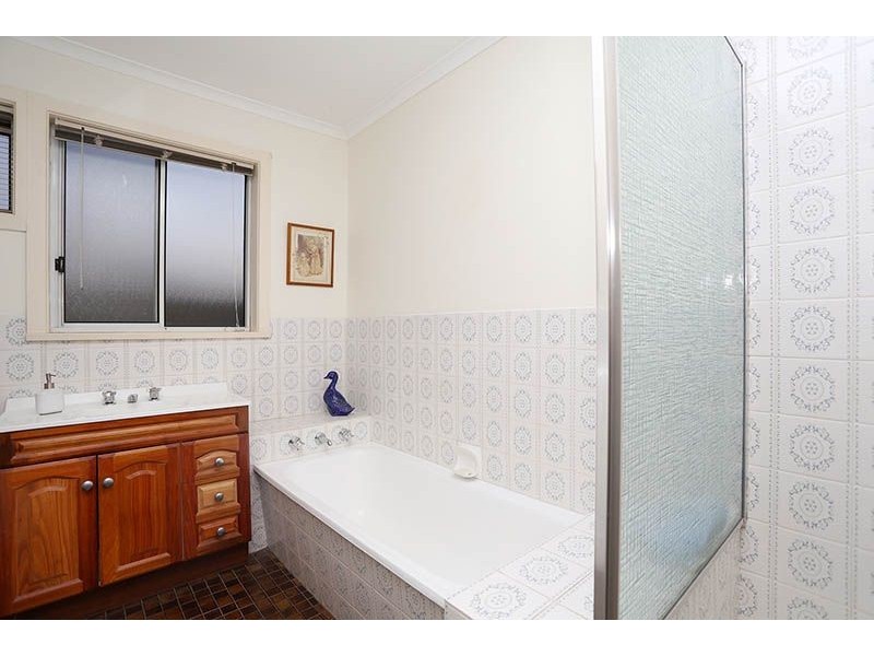 26 Summit Avenue, Oak Park VIC 3046