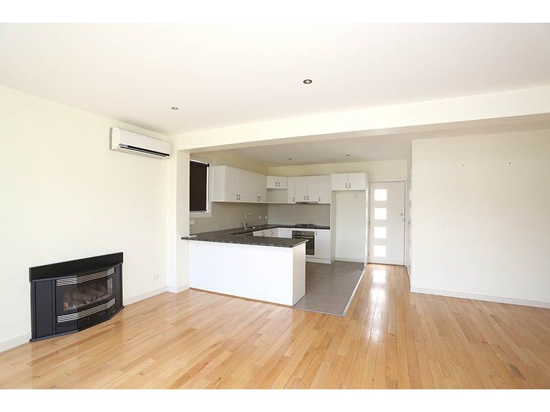 1/137 View Street, Glenroy VIC 3046