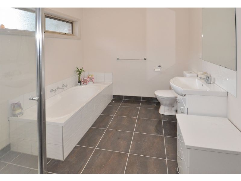 2/78 Isla Avenue, Glenroy VIC 3046