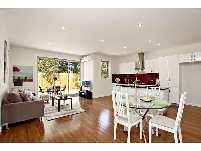 2/96 Loongana Avenue, Glenroy VIC 3046