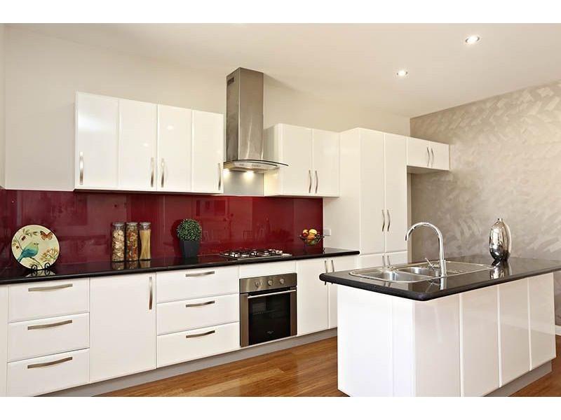 2/96 Loongana Avenue, Glenroy VIC 3046