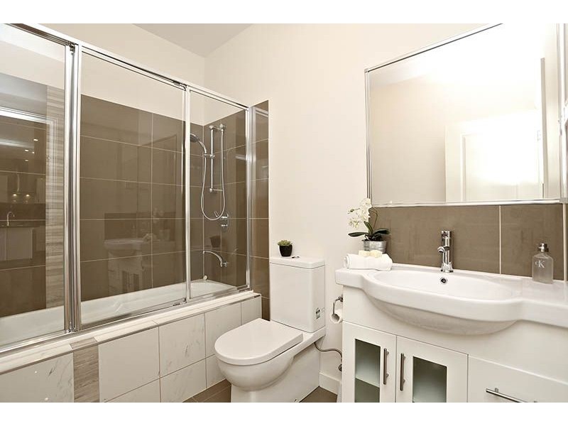 2/96 Loongana Avenue, Glenroy VIC 3046