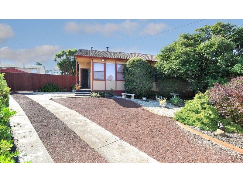 11 Ouyen Court, Dallas VIC 3047