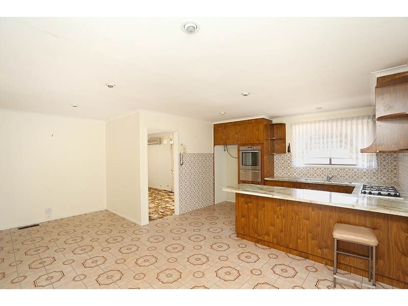 47 Inverloch Crescent, Dallas VIC 3047