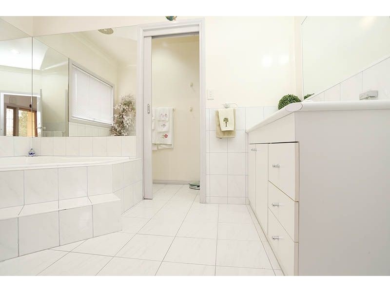 7 Dutton Court, Meadow Heights VIC 3048