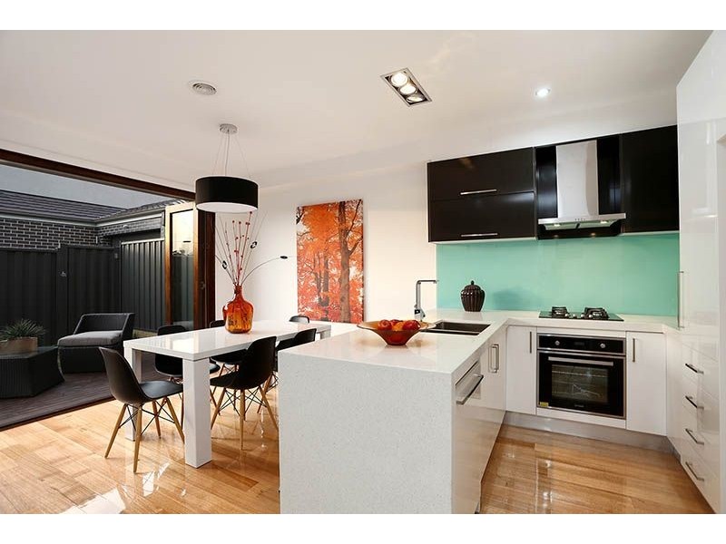 2/15 Valencia Street, Glenroy VIC 3046