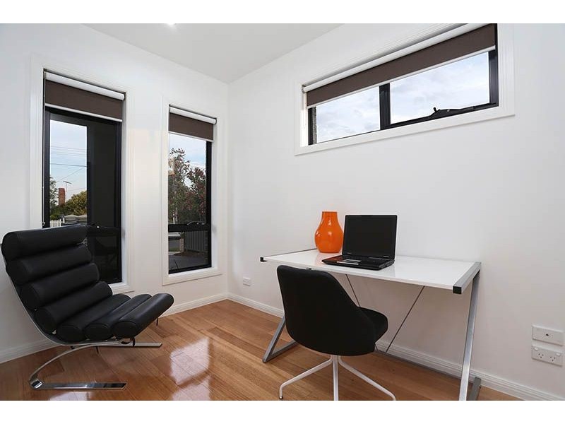 2/15 Valencia Street, Glenroy VIC 3046