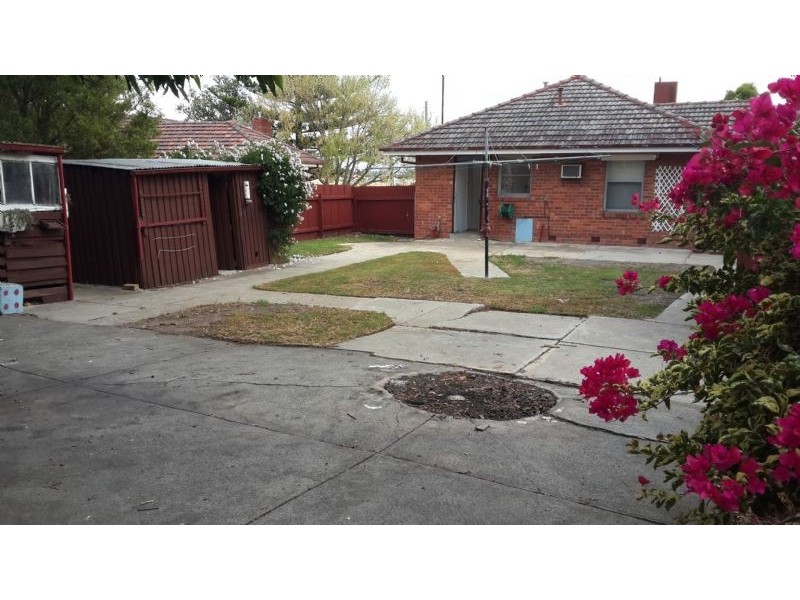 104 Sunset Boulevard, Jacana VIC 3047