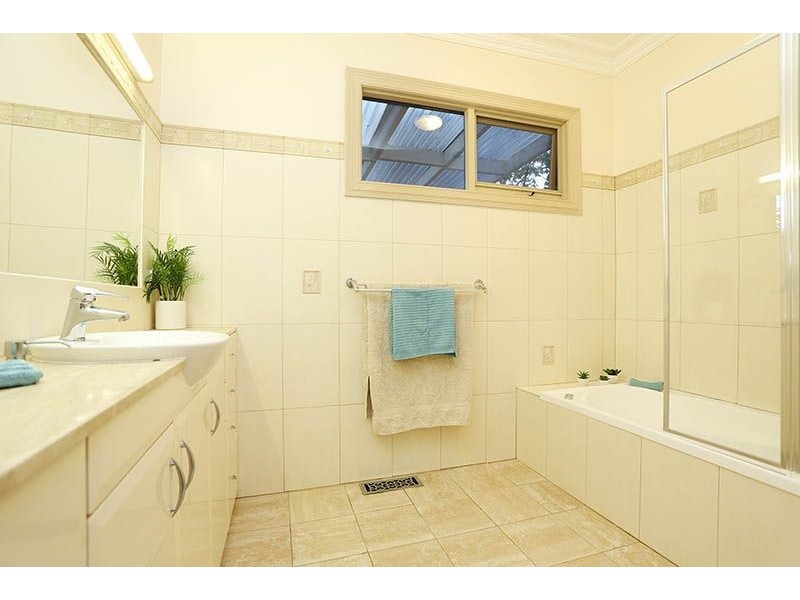 19 Wheatsheaf Road, Glenroy VIC 3046