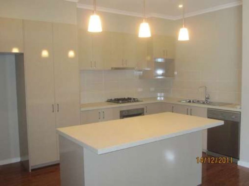 3/44 Gladstone Parade, Glenroy VIC 3046