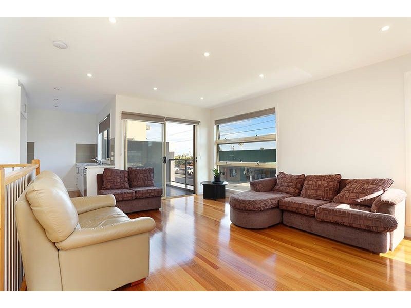 1/68 Wheatsheaf Road, Glenroy VIC 3046