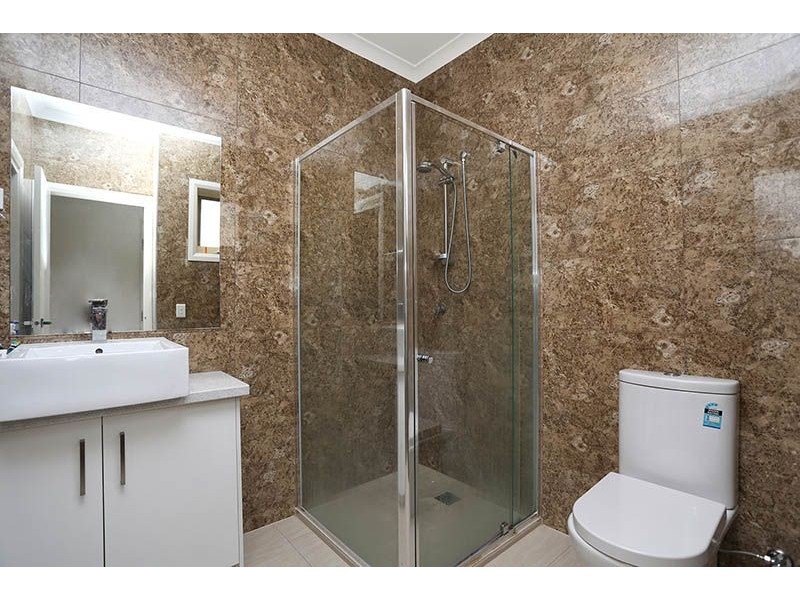 1/68 Wheatsheaf Road, Glenroy VIC 3046