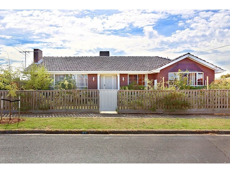 32 Sadie Street, Glenroy VIC 3046