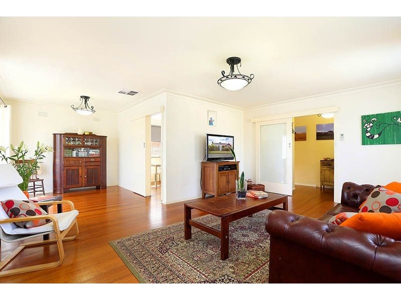 32 Sadie Street, Glenroy VIC 3046