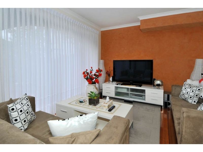 24 Centre Way, Glenroy VIC 3046