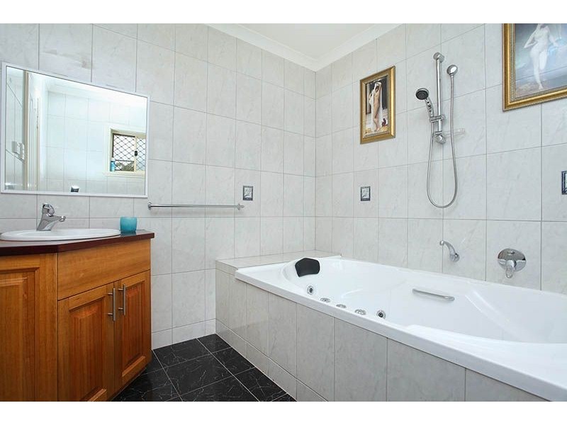 27 Acacia Street, Glenroy VIC 3046