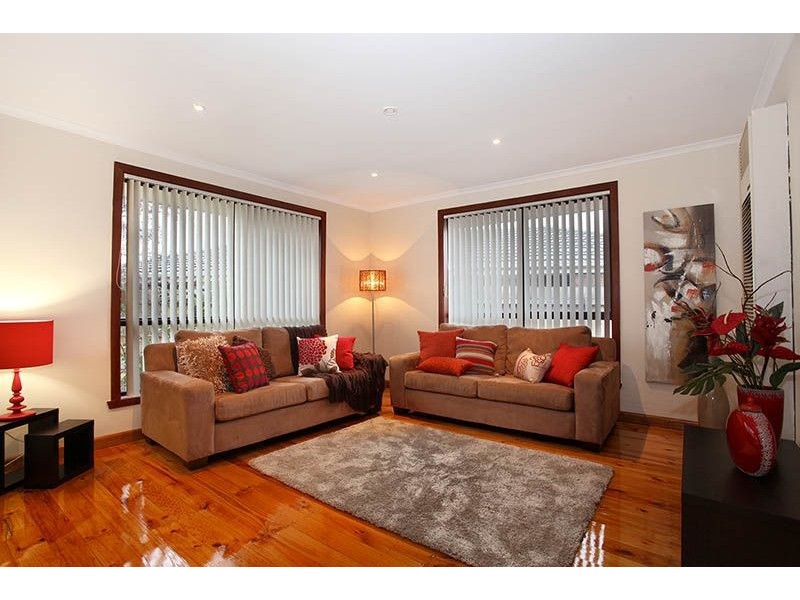 2/8 Bond Court, Meadow Heights VIC 3048