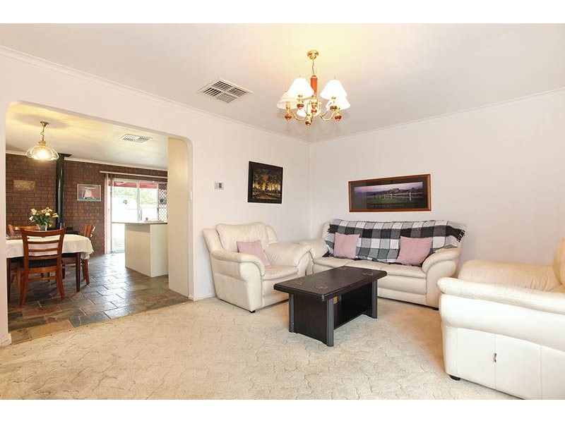 15 Cambridge Way, Campbellfield VIC 3061