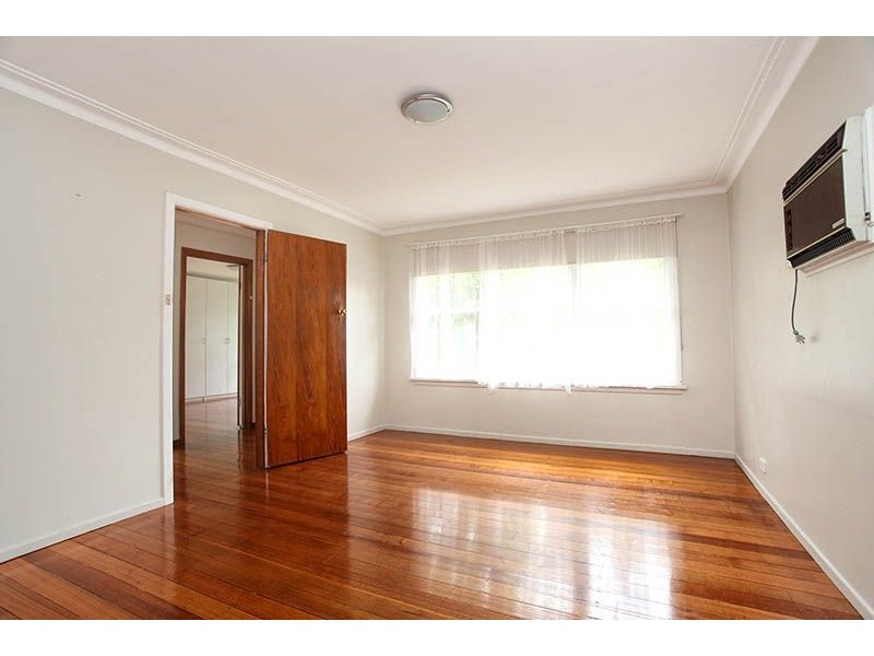 80 Valley Crescent, Glenroy VIC 3046