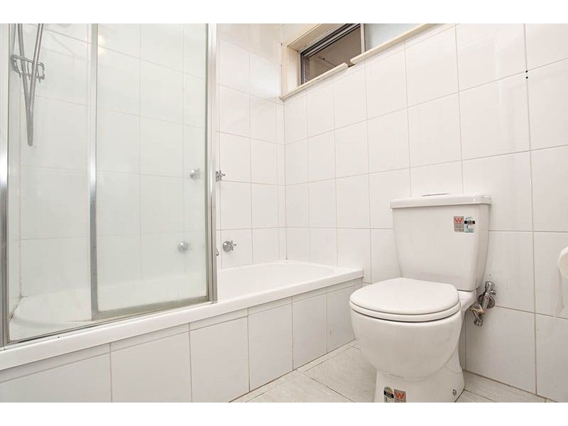 27 Hendricks Crescent, Jacana VIC 3047