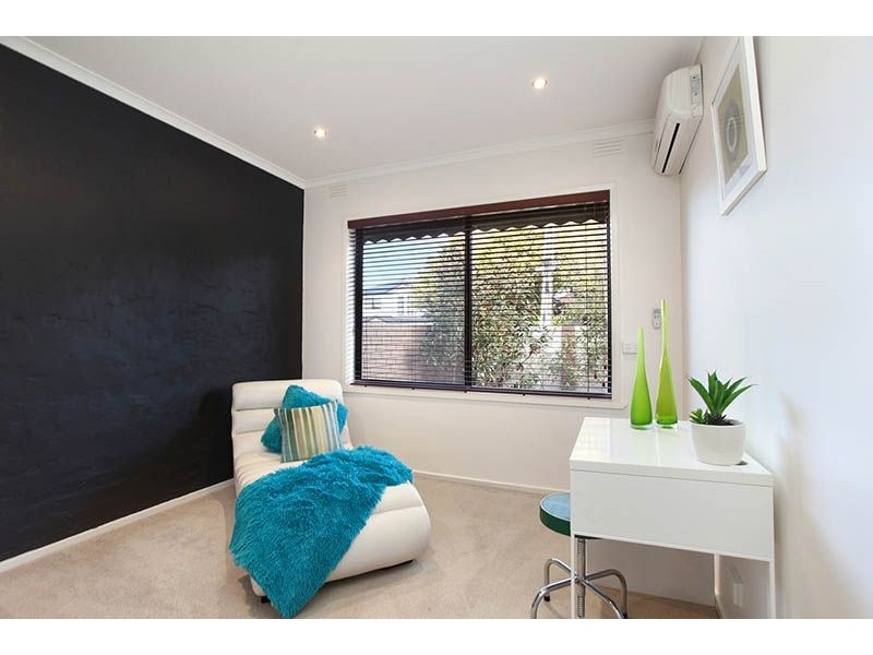 2/18 Acacia Street, Glenroy VIC 3046