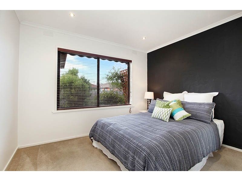 2/18 Acacia Street, Glenroy VIC 3046