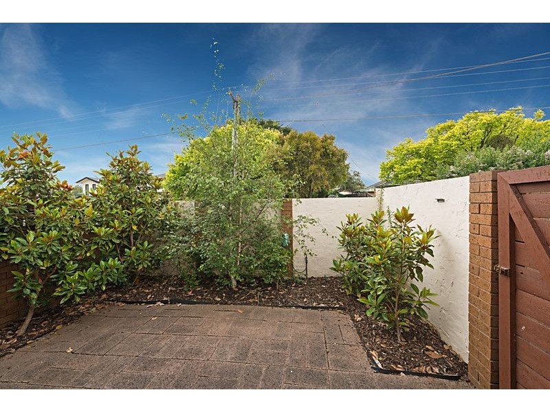 2/18 Acacia Street, Glenroy VIC 3046