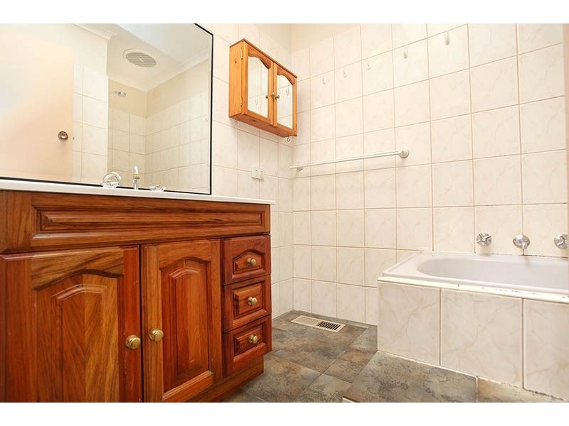 69 Valley Crescent, Glenroy VIC 3046