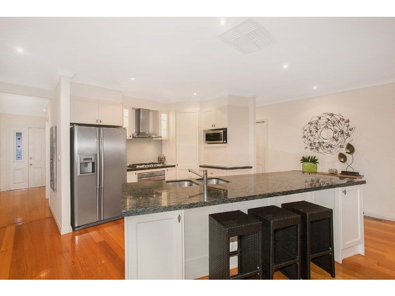 8 Byron Court, Glenroy VIC 3046