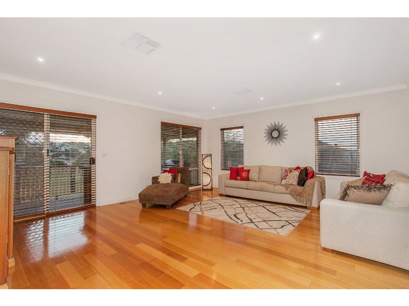 8 Byron Court, Glenroy VIC 3046