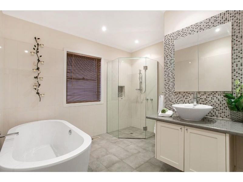 8 Byron Court, Glenroy VIC 3046