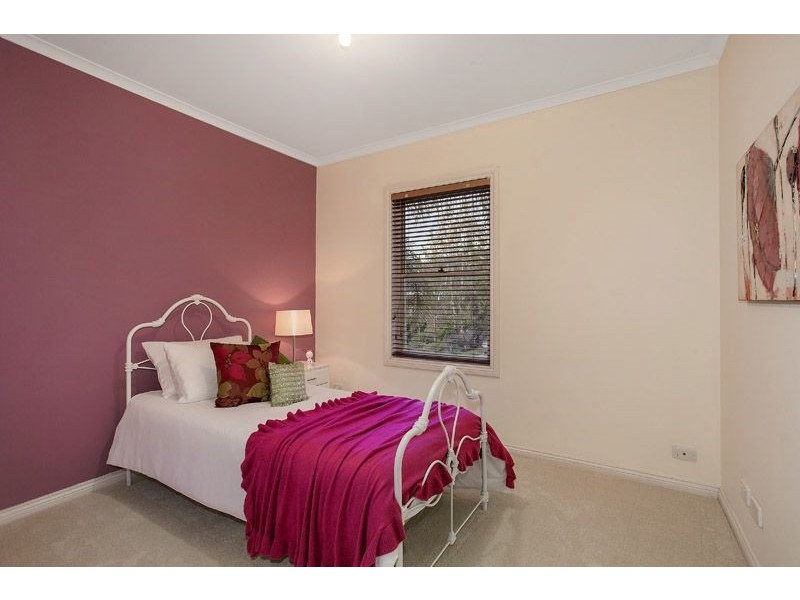 8 Byron Court, Glenroy VIC 3046