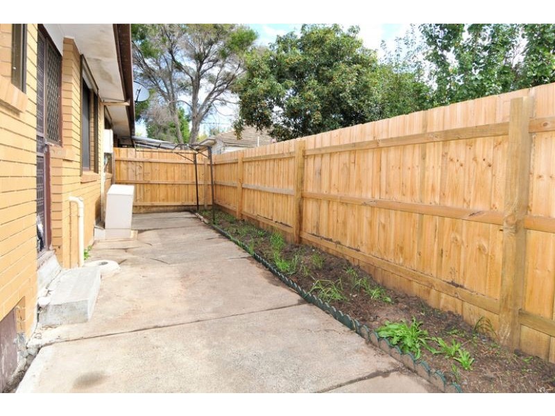 3/20 Wheatsheaf Road, Glenroy VIC 3046