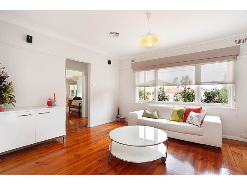 22 Hillcrest Road, Glenroy VIC 3046