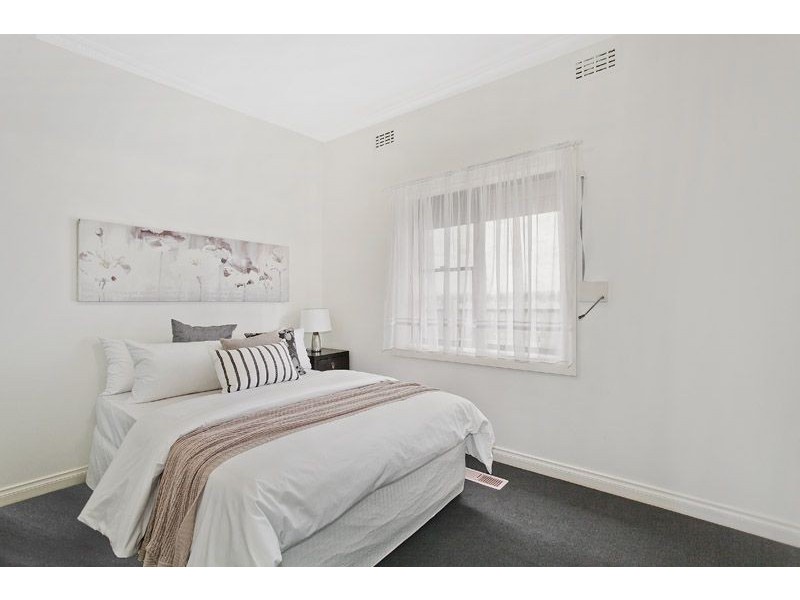 1/8 Lake Avenue, Pascoe Vale VIC 3044