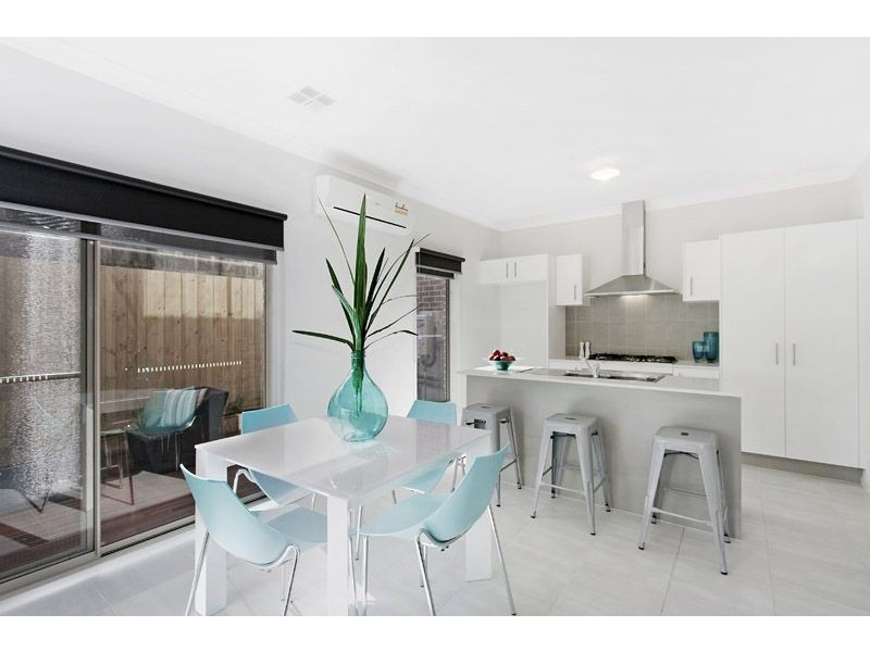 2/2 Maude Avenue, Glenroy VIC 3046