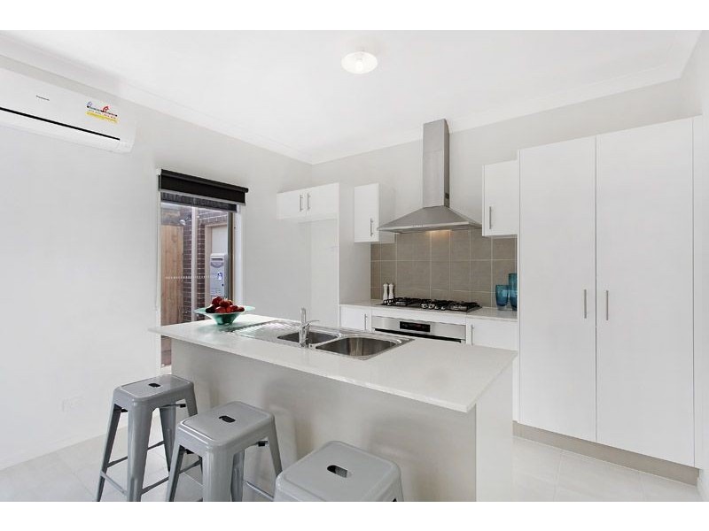 2/2 Maude Avenue, Glenroy VIC 3046