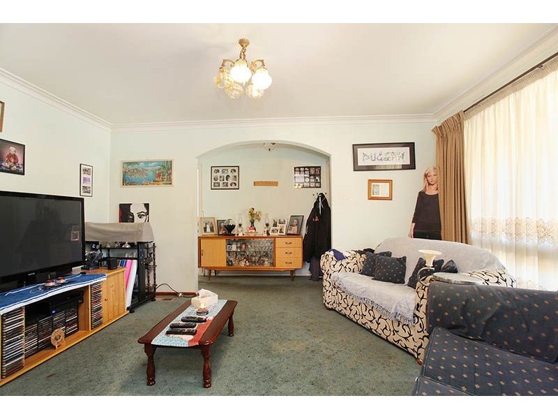 18 Curtin Avenue, Hadfield VIC 3046