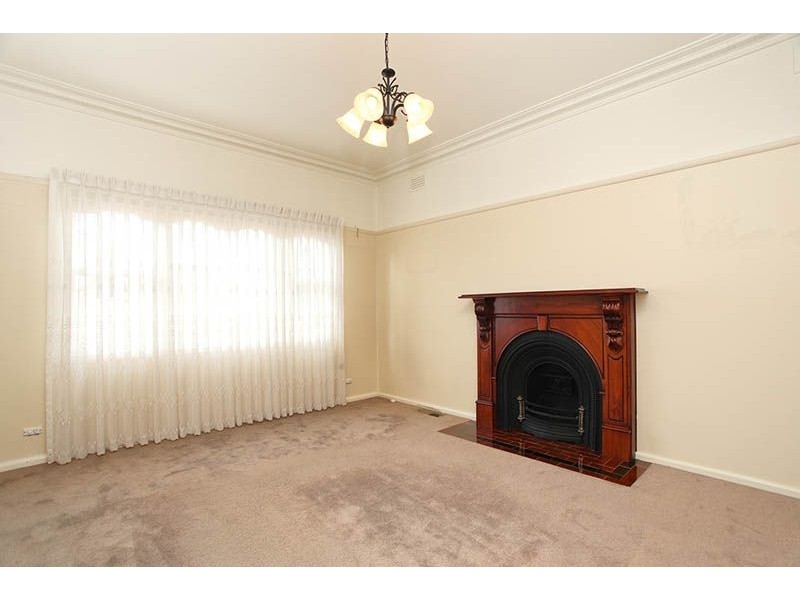 84 South Street, Hadfield VIC 3046