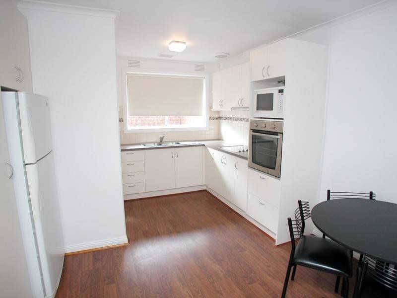 2/26 Gladstone Parade, Glenroy VIC 3046