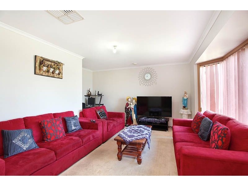 83 Ashleigh Crescent, Meadow Heights VIC 3048