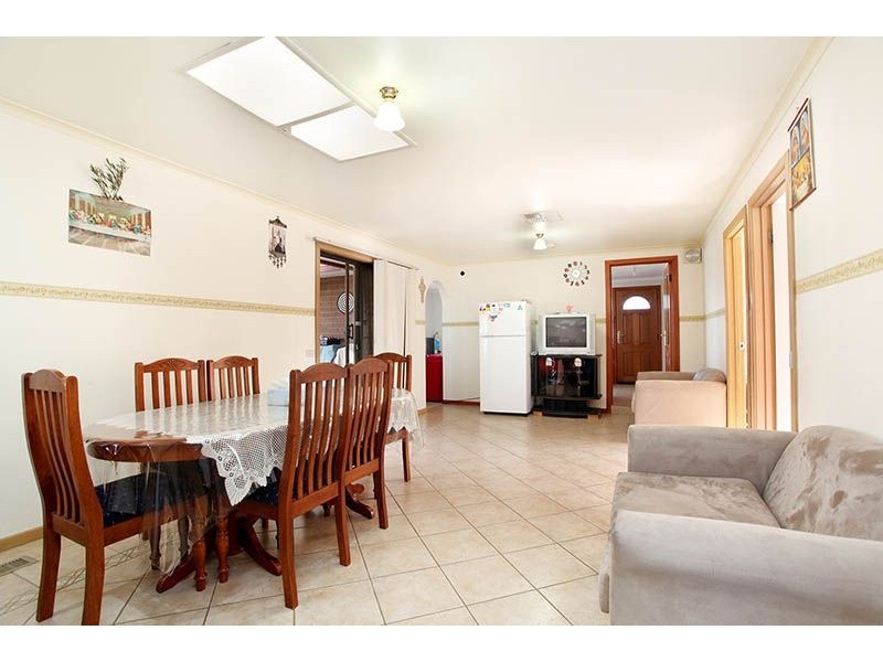 83 Ashleigh Crescent, Meadow Heights VIC 3048