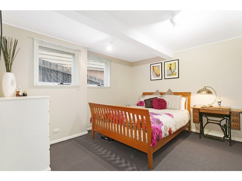 32 Centre Way, Glenroy VIC 3046