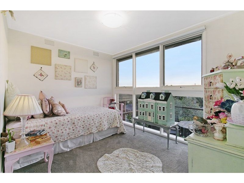 32 Centre Way, Glenroy VIC 3046