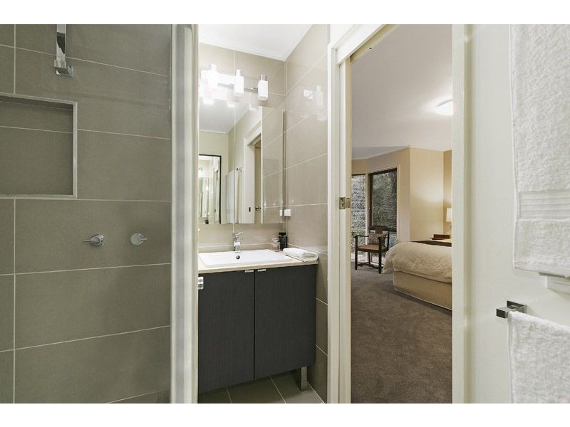 32 Centre Way, Glenroy VIC 3046