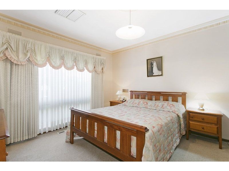 211 West Street, Glenroy VIC 3046