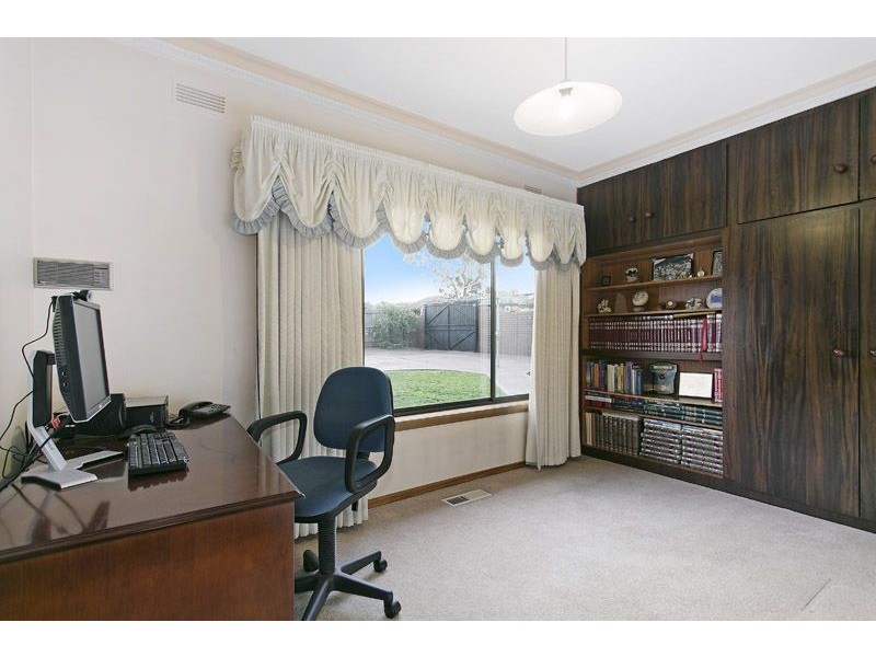 211 West Street, Glenroy VIC 3046